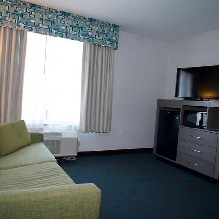 La Quinta By Wyndham St. Paul-Woodbury Hotel Ngoại thất bức ảnh