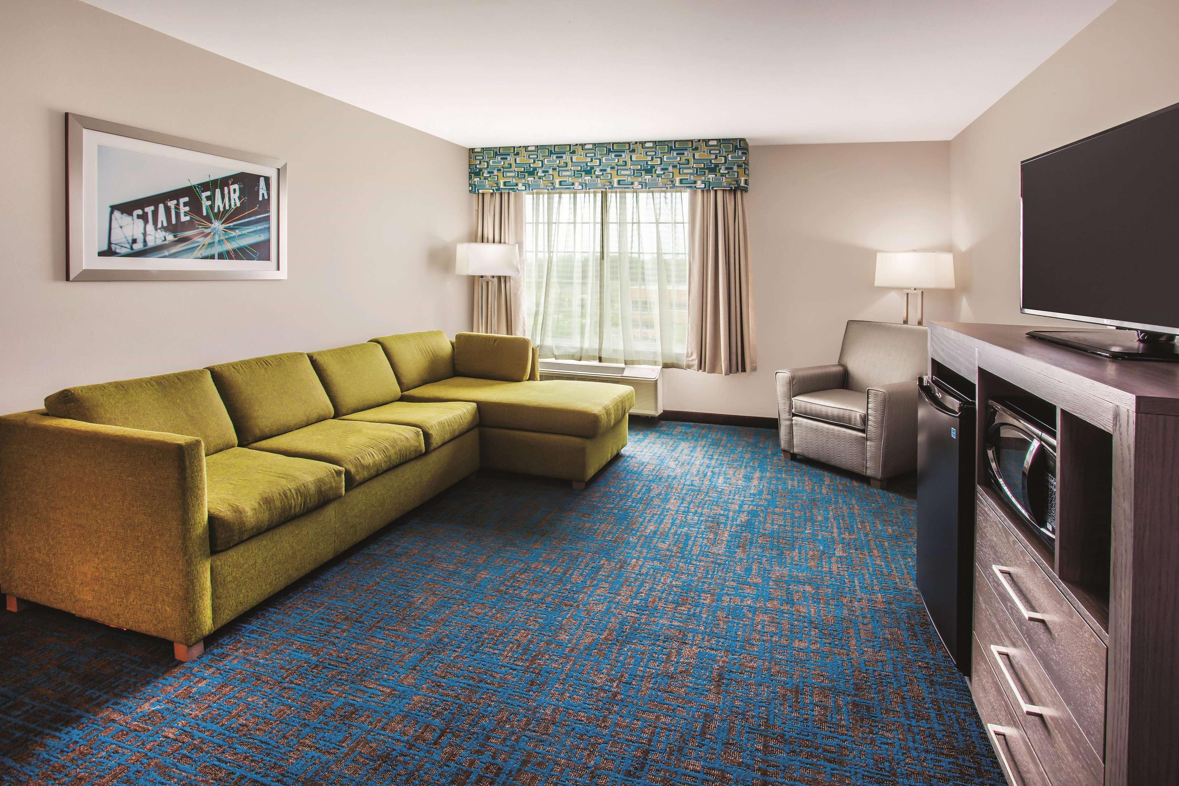 La Quinta By Wyndham St. Paul-Woodbury Hotel Ngoại thất bức ảnh