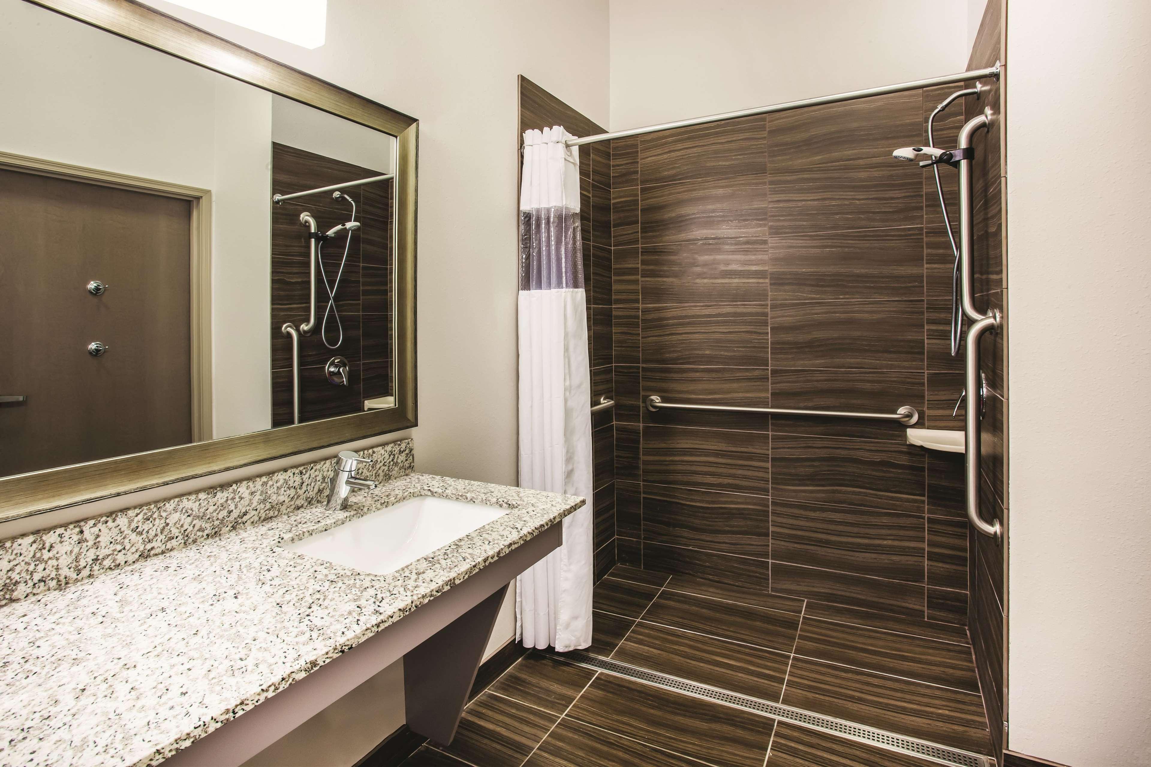La Quinta By Wyndham St. Paul-Woodbury Hotel Ngoại thất bức ảnh