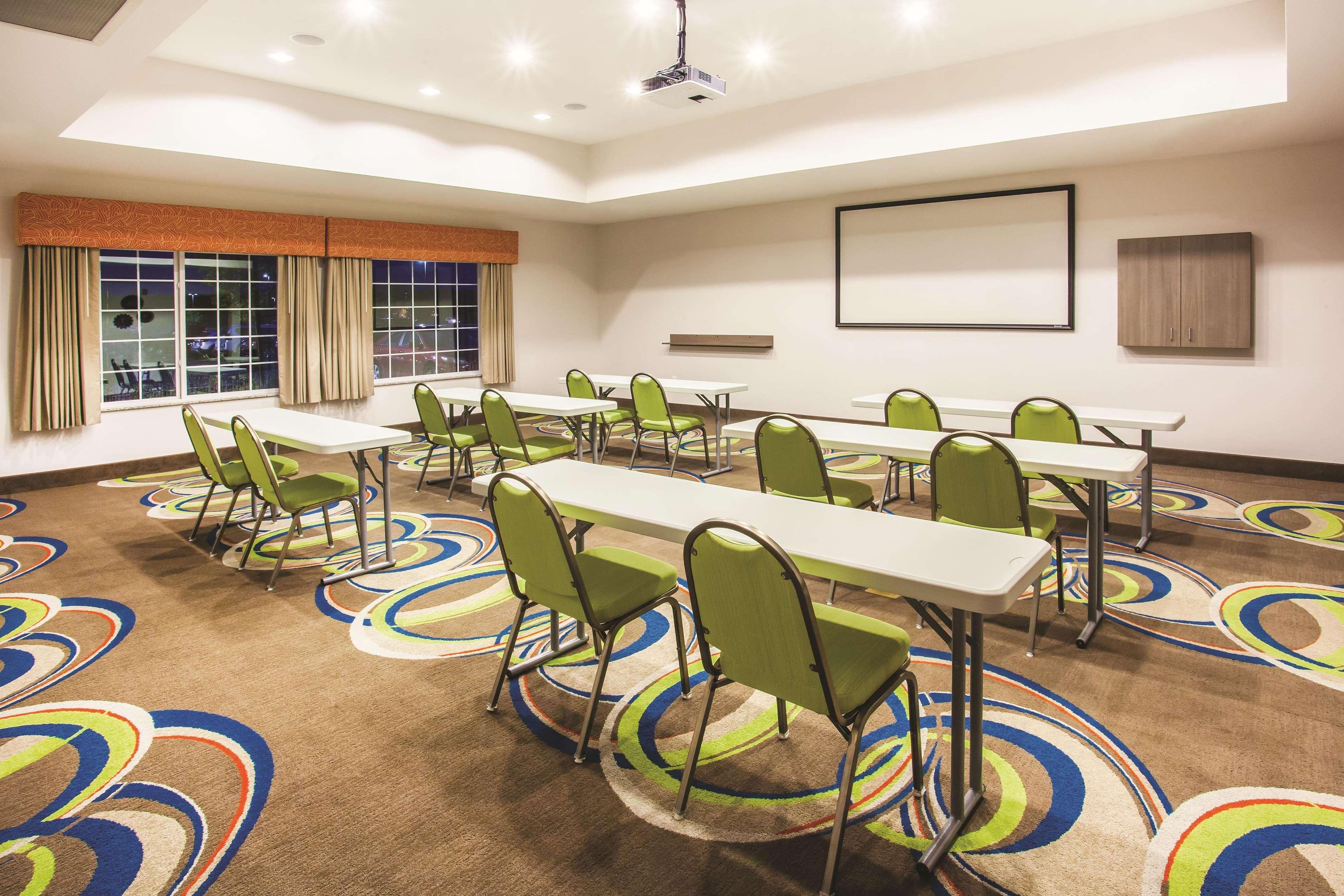 La Quinta By Wyndham St. Paul-Woodbury Hotel Ngoại thất bức ảnh